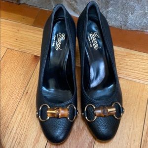 Gucci black leather bamboo bit pumps size 7.5